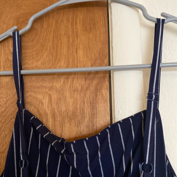 Old Navy cropped jumpsuit, navy, size medium, EUC - Picture 7 of 10